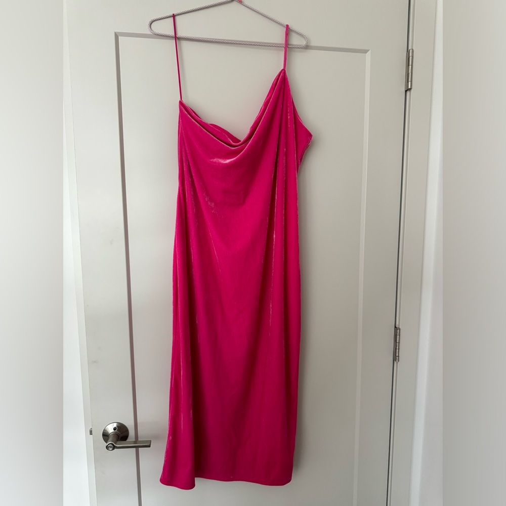 Velvet pink mid dress